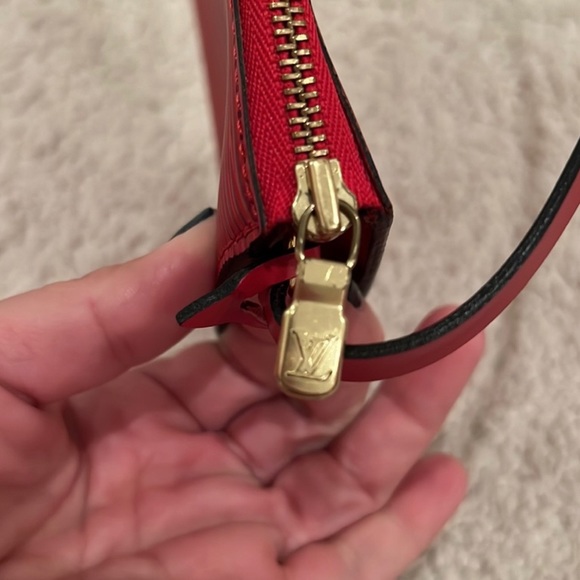 Louis Vuitton little red bag - Picture 8 of 10